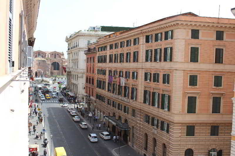 Alius Hotel 2*